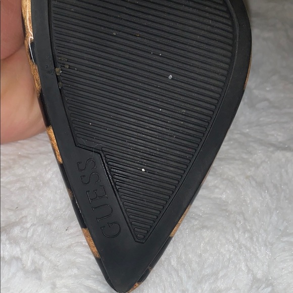 Like new Guess Women's Leopard Print Heels - Picture 5 of 9